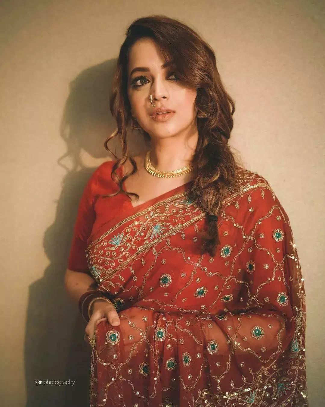 South Indian Actress Bhavana in saree exclusive latest hot photos | hot and spicy photos gallery