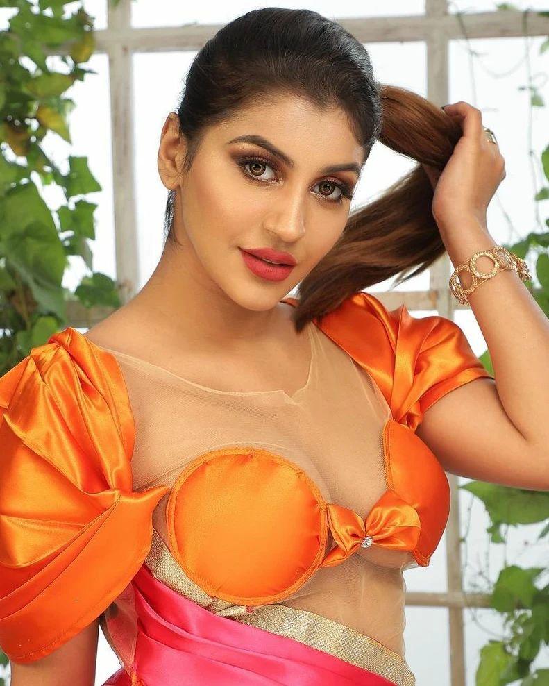 South Indian Actress Yashika Anand exposing very hot bikini photos | latest hot and sexy photoshoot