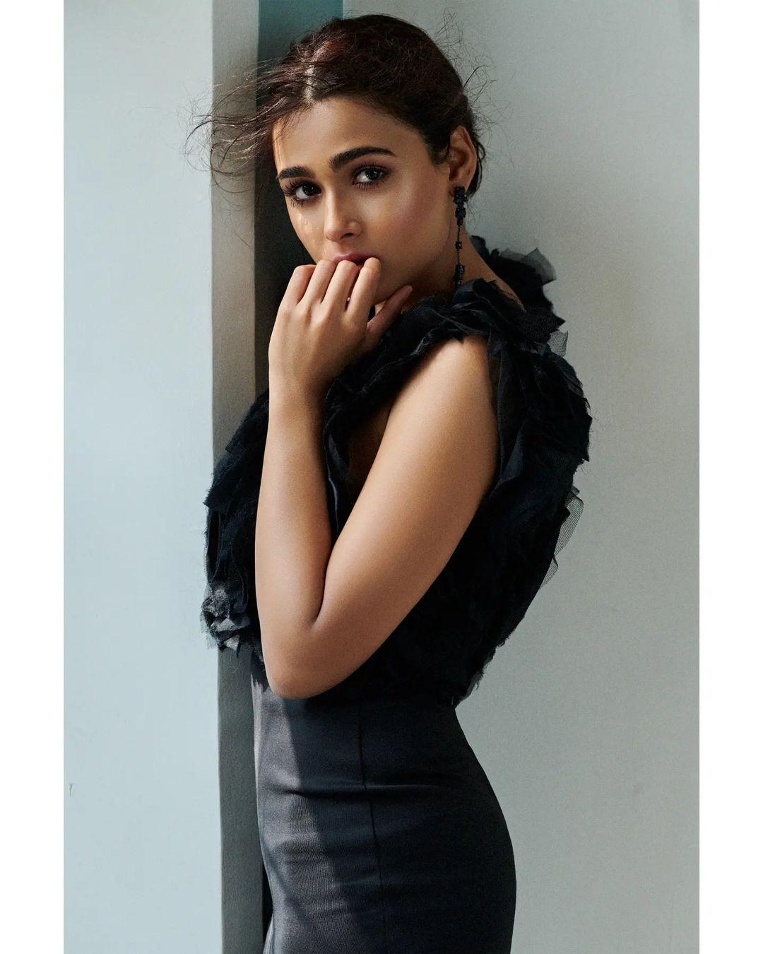 Telugu Actress Shalini Pandey hot and sexy photoshoot| looking very attractive and sexy photoshoot