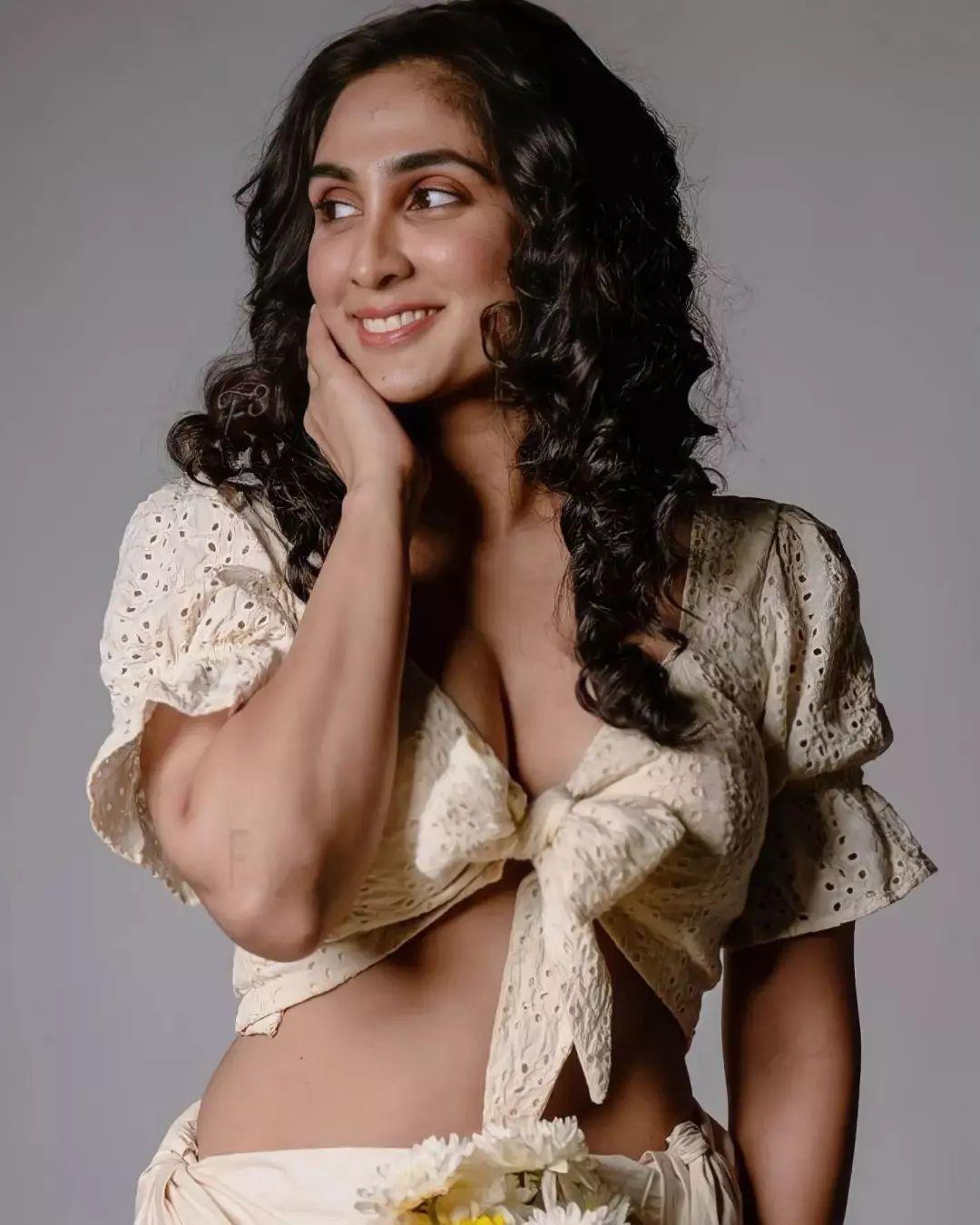 Deepti Sati exposing cleavage in bikini photos gallery |exclusive hot and spicy stills
