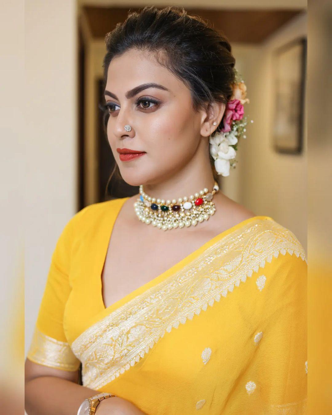 Anusree in yellow saree hot and sexy photoshoot | looking very attractive and cute stills