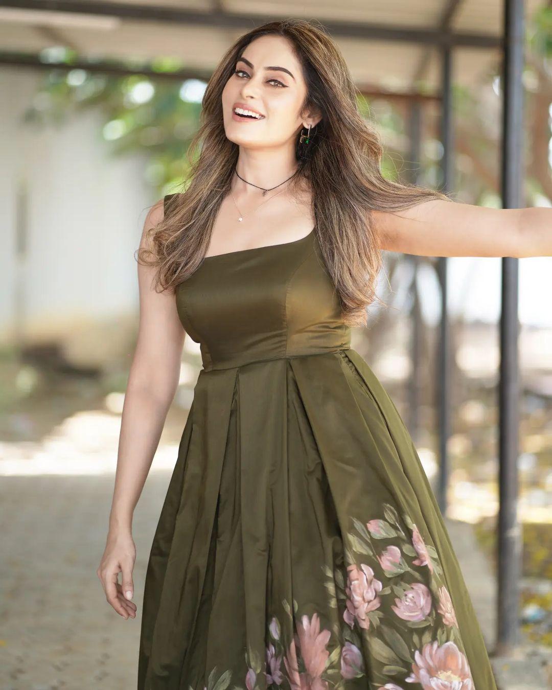 South Indian Actress Shrutika Arjun hot and sexy photoshoot | latest hot and spicy stills