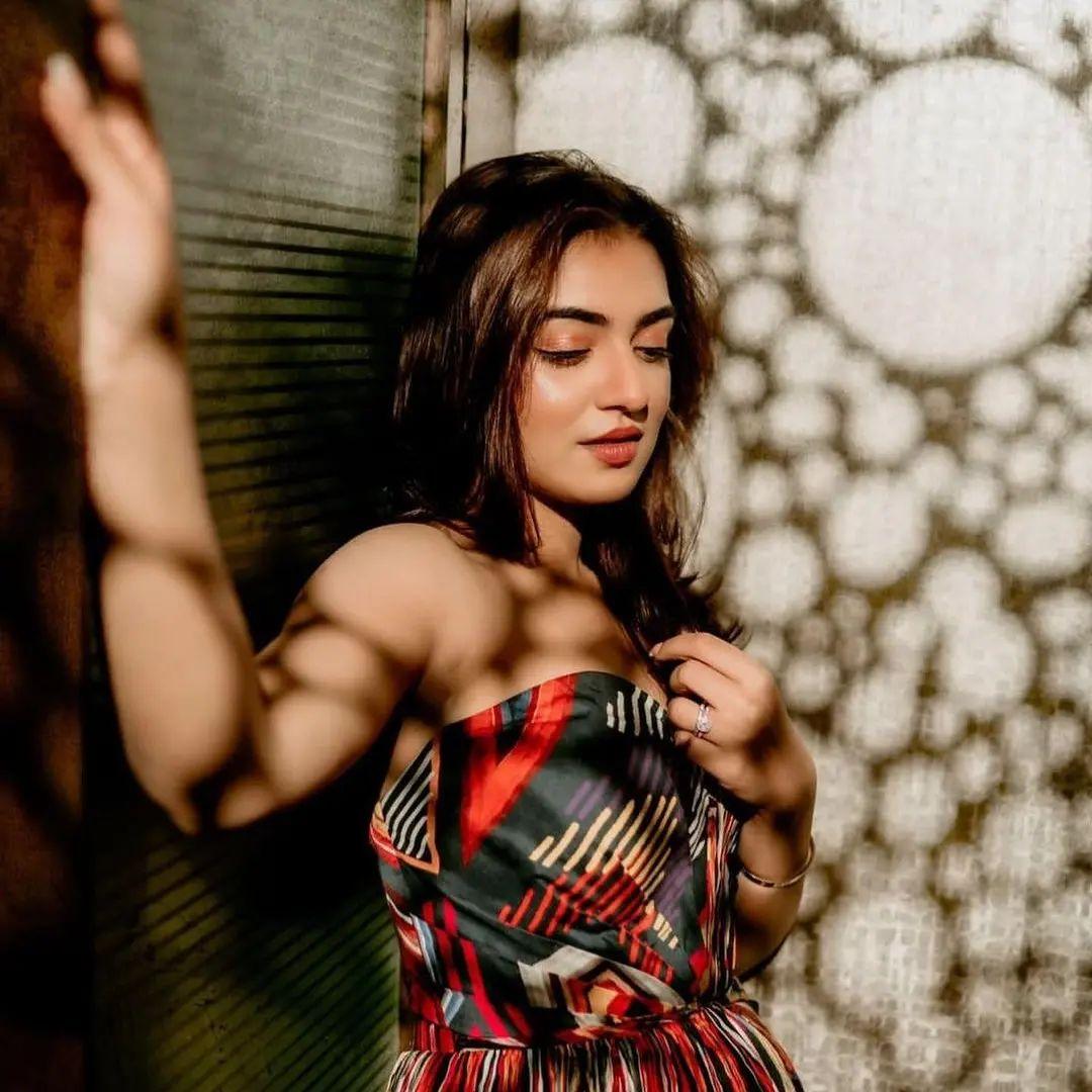 Nazriya Nazim exclusive hot and sexy photoshoot | very attractive and cute stills