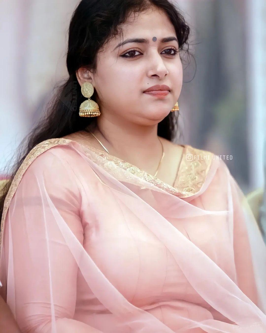 Beautiful and glamours actress Anu Sithara looking very attractive picture| exclusive hot and sexy photoshoot