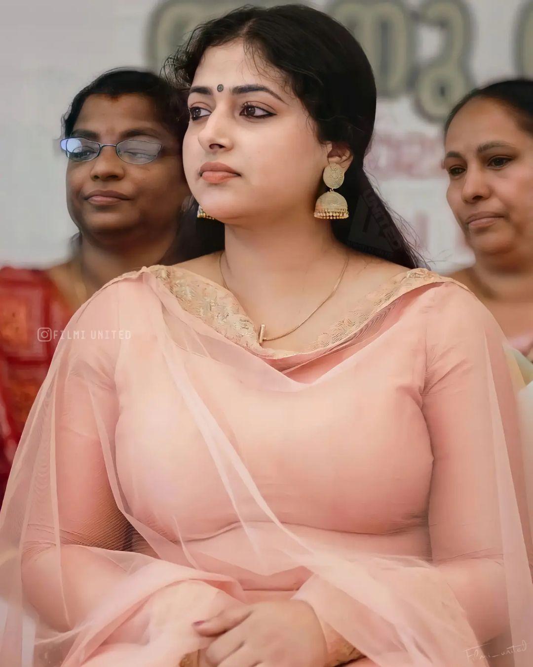Beautiful and glamours actress Anu Sithara looking very attractive picture| very attractive and cute stills