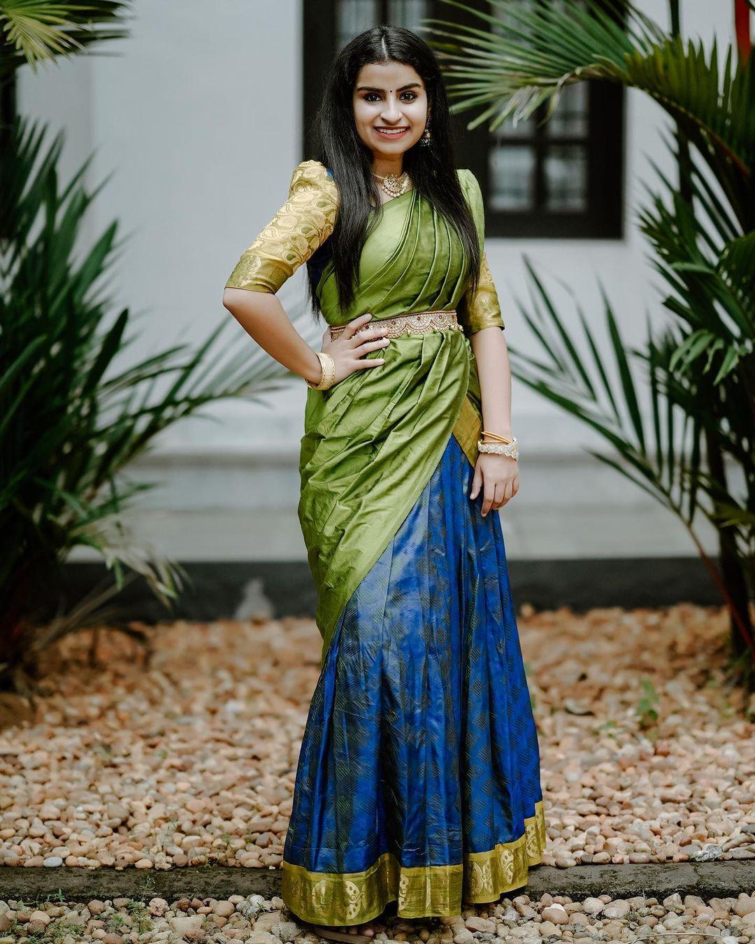 Sivaangi Krishnakumar in saree looking very glamours photos | very attractive hot stills