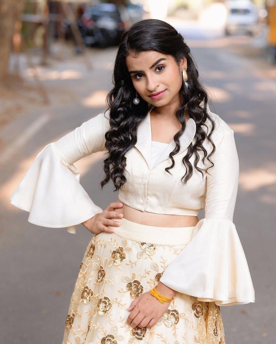 South Indian Actress Sivaangi Krishnakumar looking very glamours and cute stills | beautiful and glamours photos