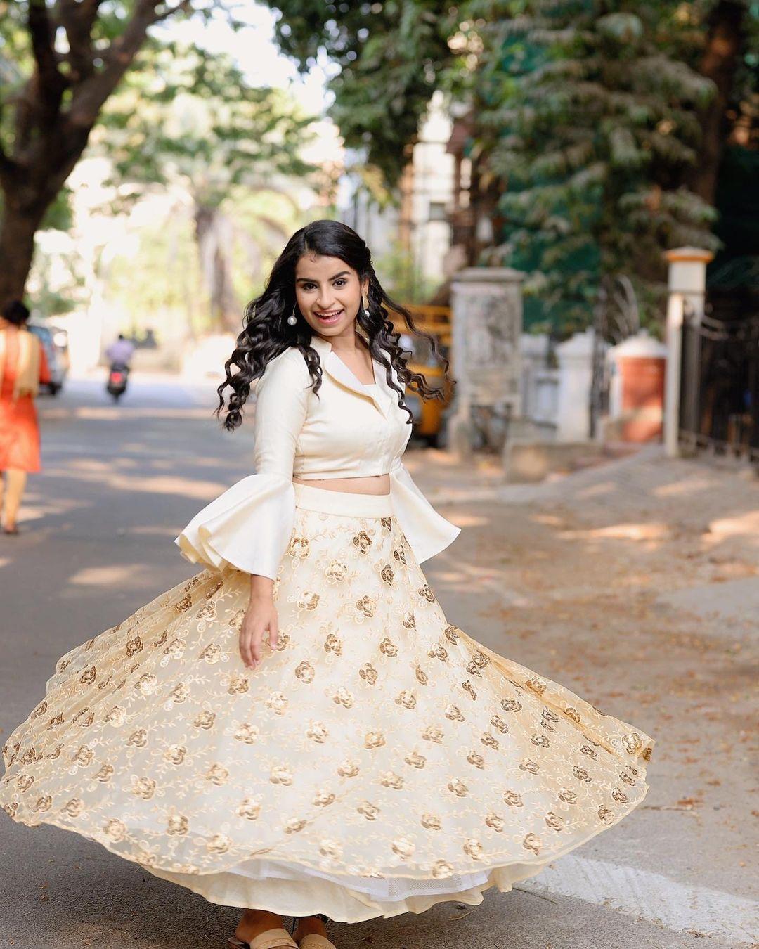 South Indian Actress Sivaangi Krishnakumar looking very glamours and cute stills | latest hot and sexy photos