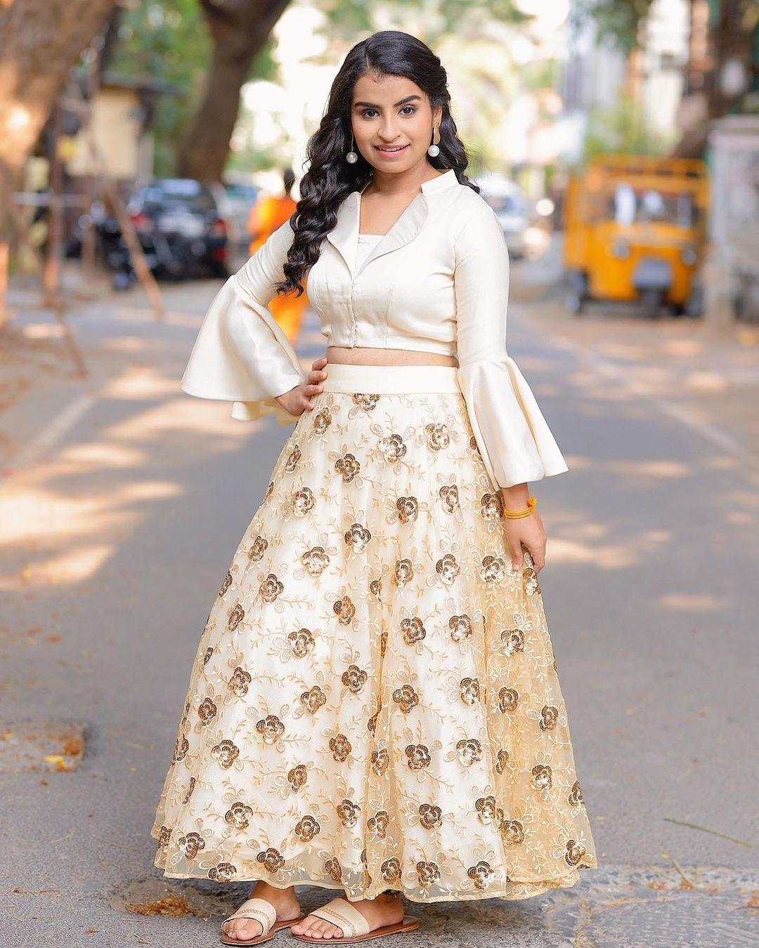 South Indian Actress Sivaangi Krishnakumar looking very glamours and cute stills | looking very attractive and cute stills