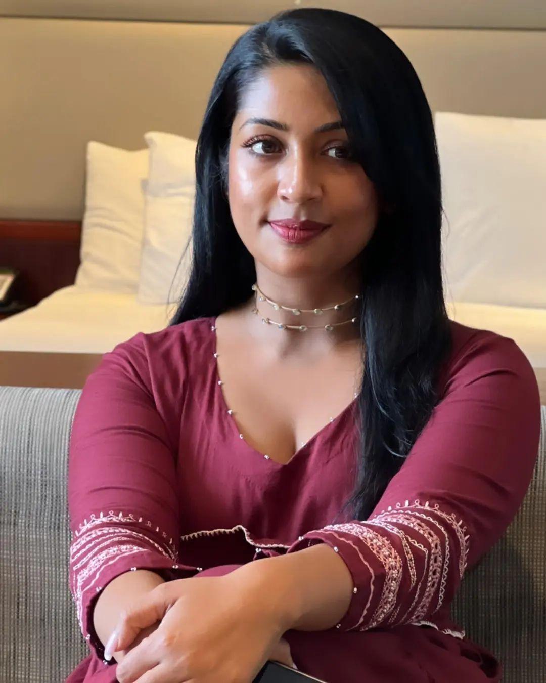 Malayalam Actress Navya Nair exclusive hot and sexy photos| latest hot and sexy stills