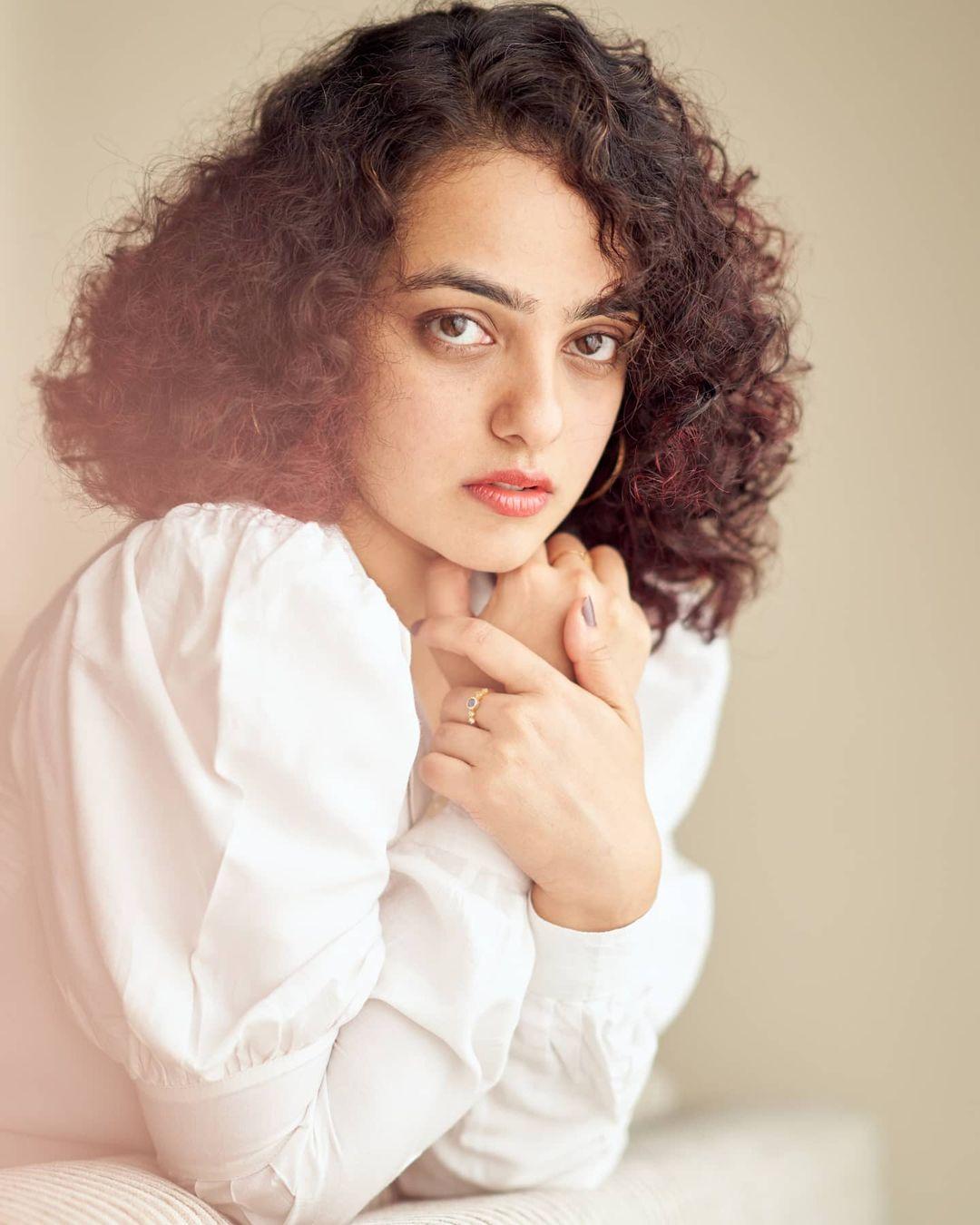 South Indian Actress Nithya Menon hot and sexy photoshoot| beautiful and glamours photos