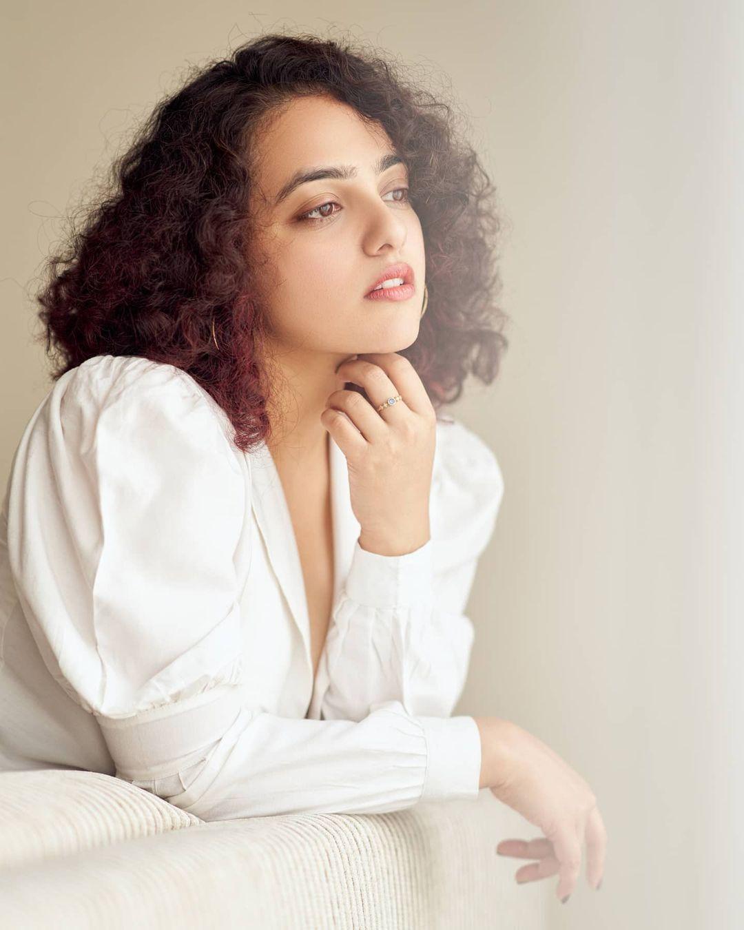 South Indian Actress Nithya Menon hot and sexy photoshoot| beautiful and sexy photoshoot