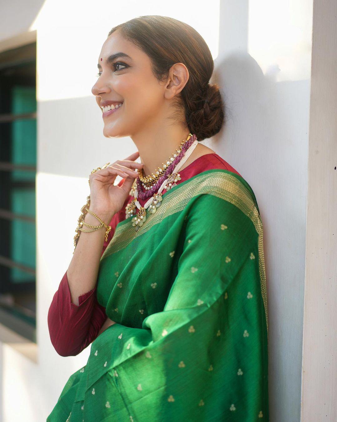 South Indian Actress Ritu Varma in green saree hot photos | very beautiful and cute picture