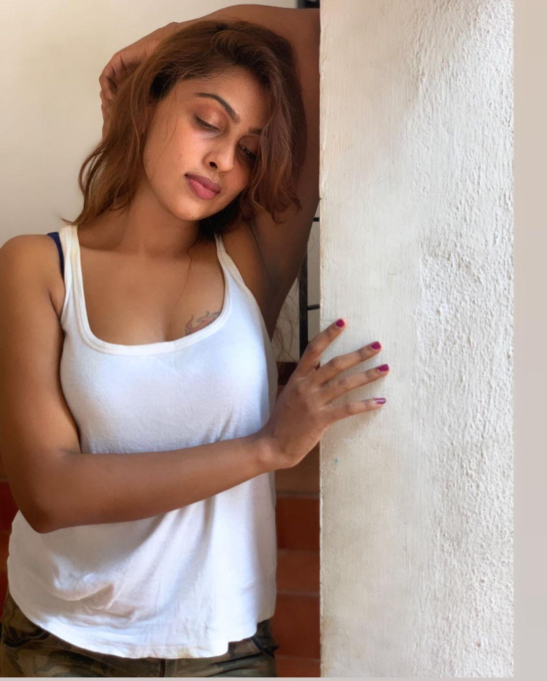 South Indian actress Sri Nikha exposing hot photos | beautiful and glamours photos