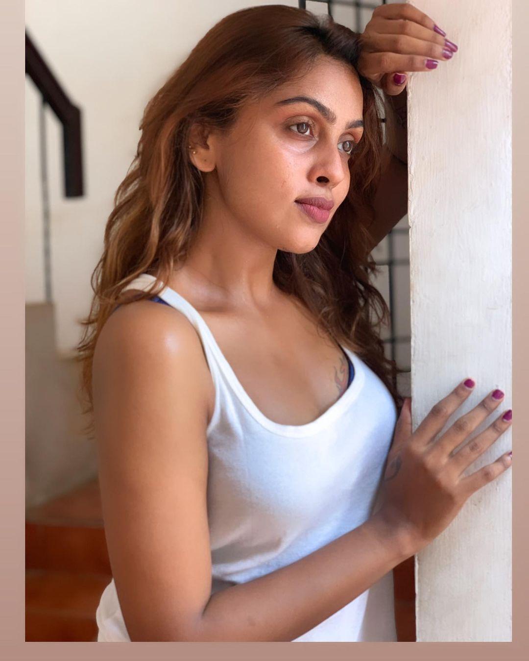 South Indian actress Sri Nikha exposing hot photos | latest hot and sexy stills