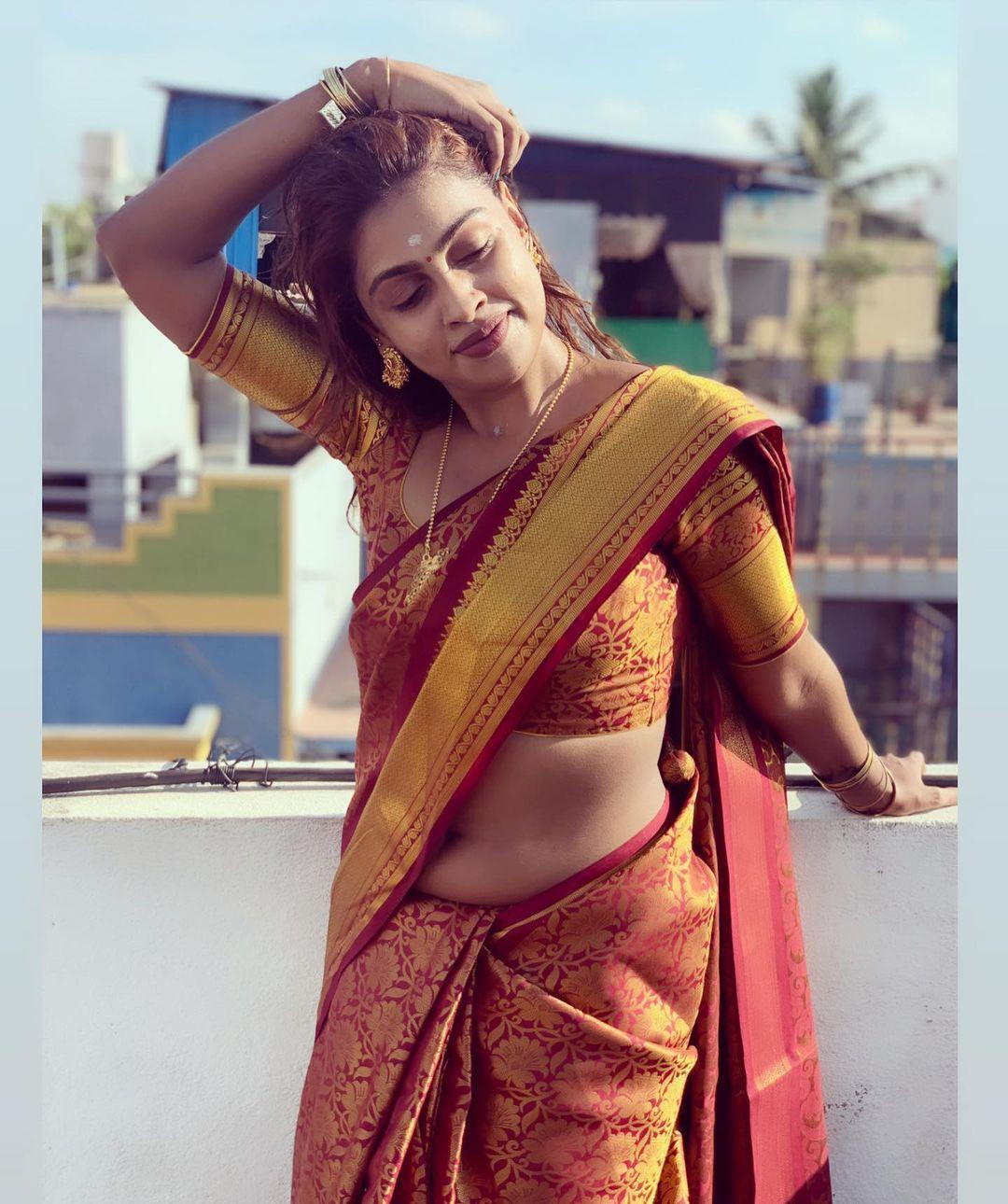 Tamil actress Sri Nikha in saree hot and sexy photoshoot| saree exposing photos