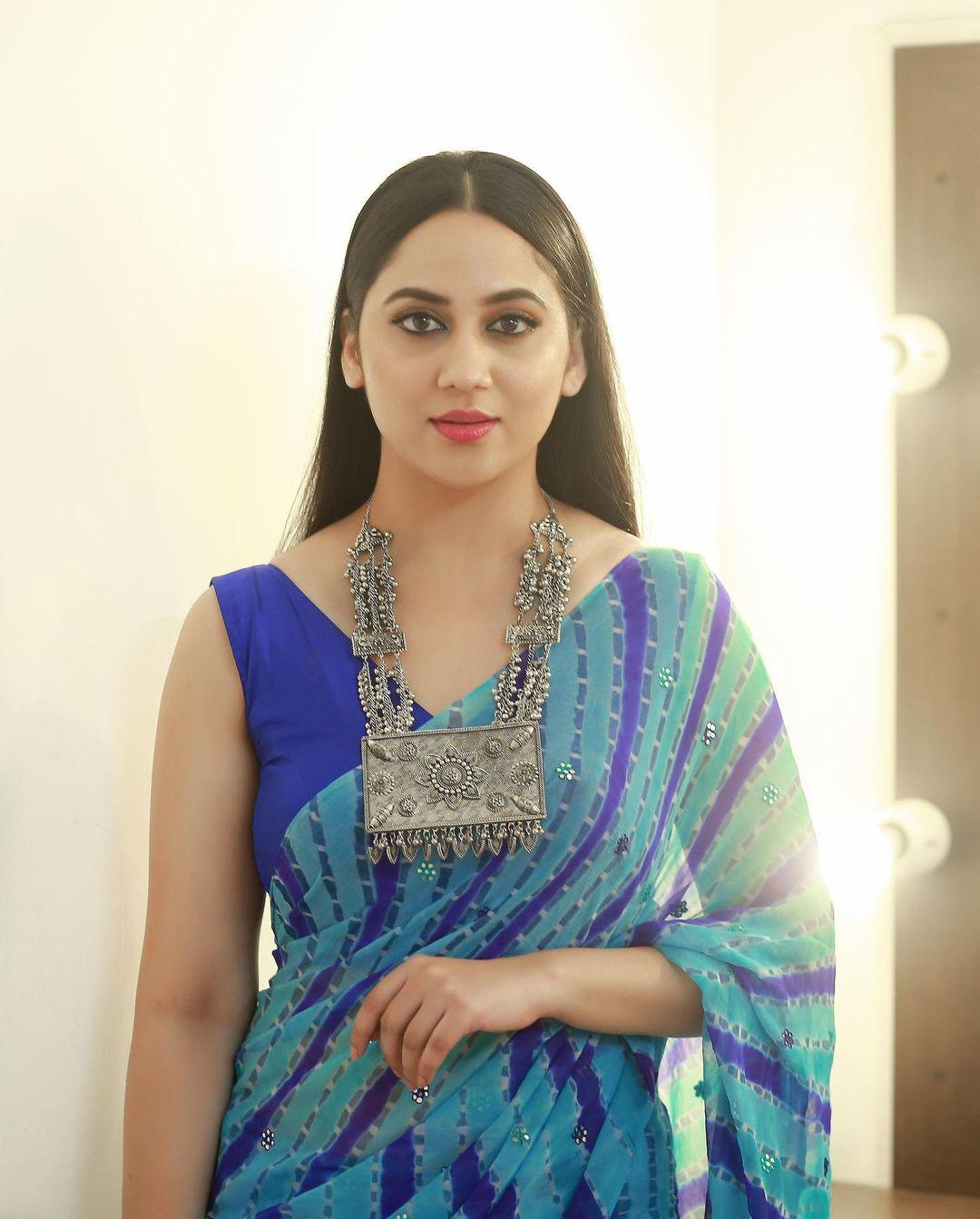 Malayalam Actress Miya george in bandhani saree photos | looking very attractive and cute stills