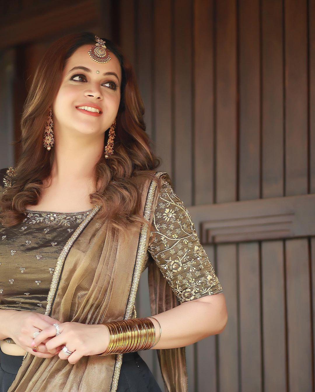 South Indian Actress Bhavana in half saree exclusive hot photos | very glamours and cute stills