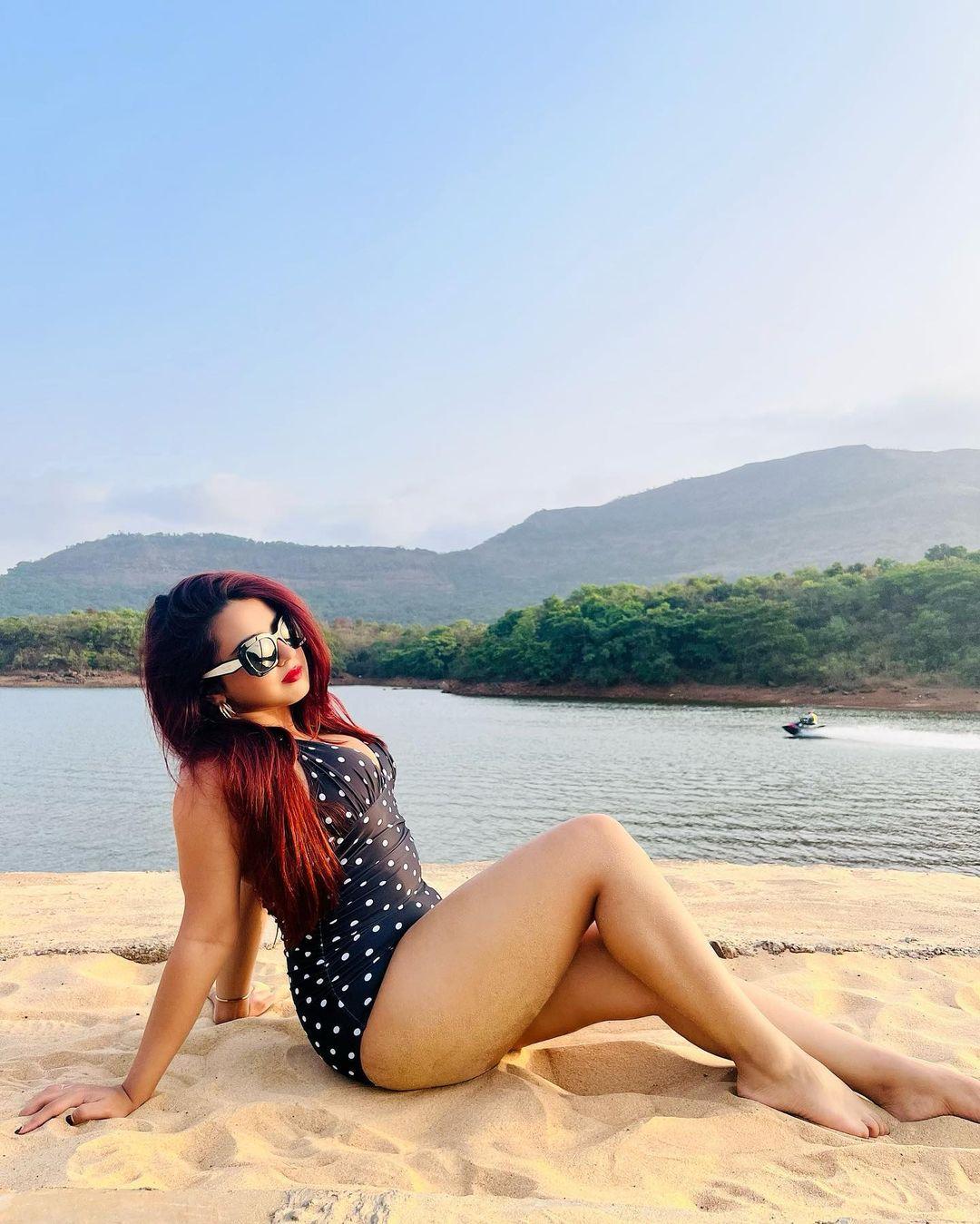 Roshni Walia in Beach Hot and Unseen Photos | beautiful and glamours photos
