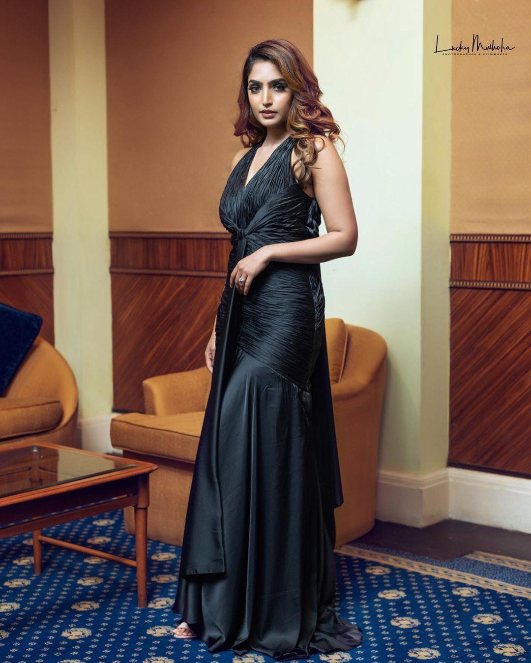 Tamil actress Reba Monica John exposing very hot in black dress | hot and sexy photoshoot