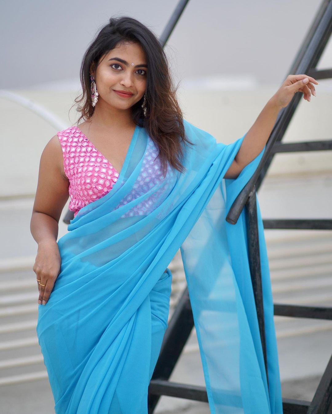 Telugu Actress Alekhya Harika in blue transparent saree hot photos| beautiful and glamours photos