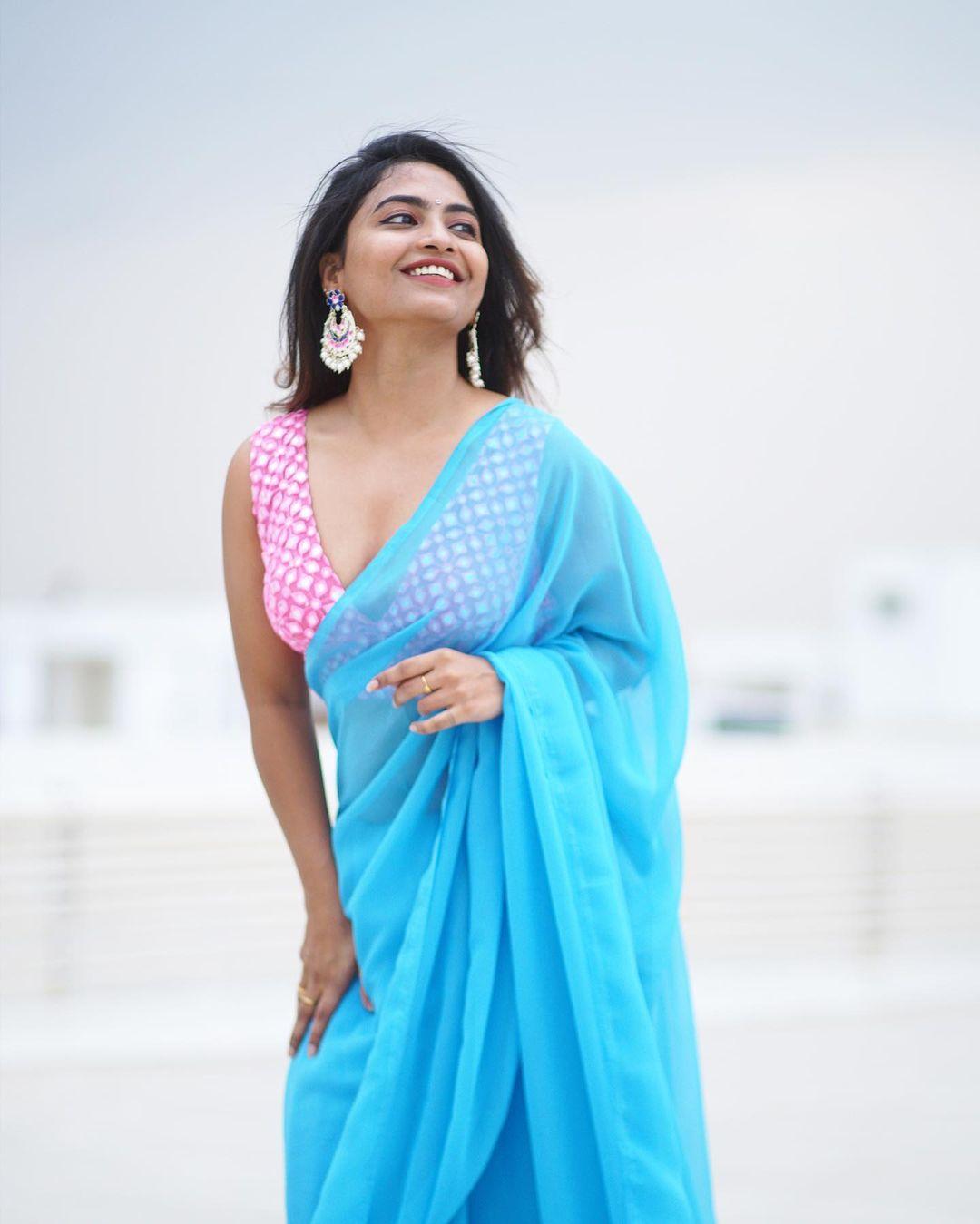 Telugu Actress Alekhya Harika in blue transparent saree hot photos| latest Saree fashion