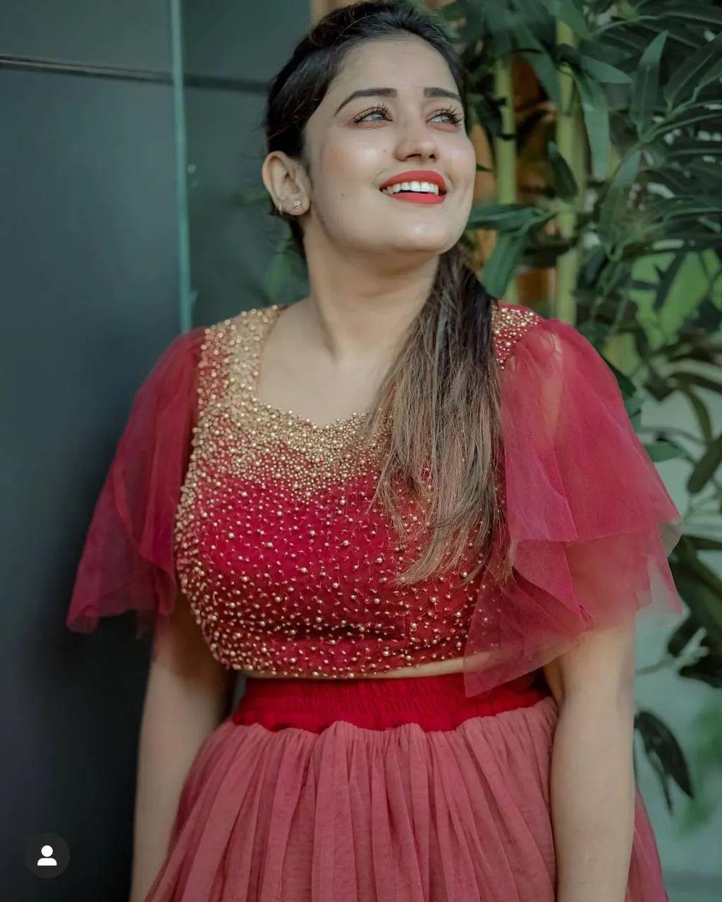 Television actress anumol latest new fashion photos gallery | looking very attractive and glamours picture