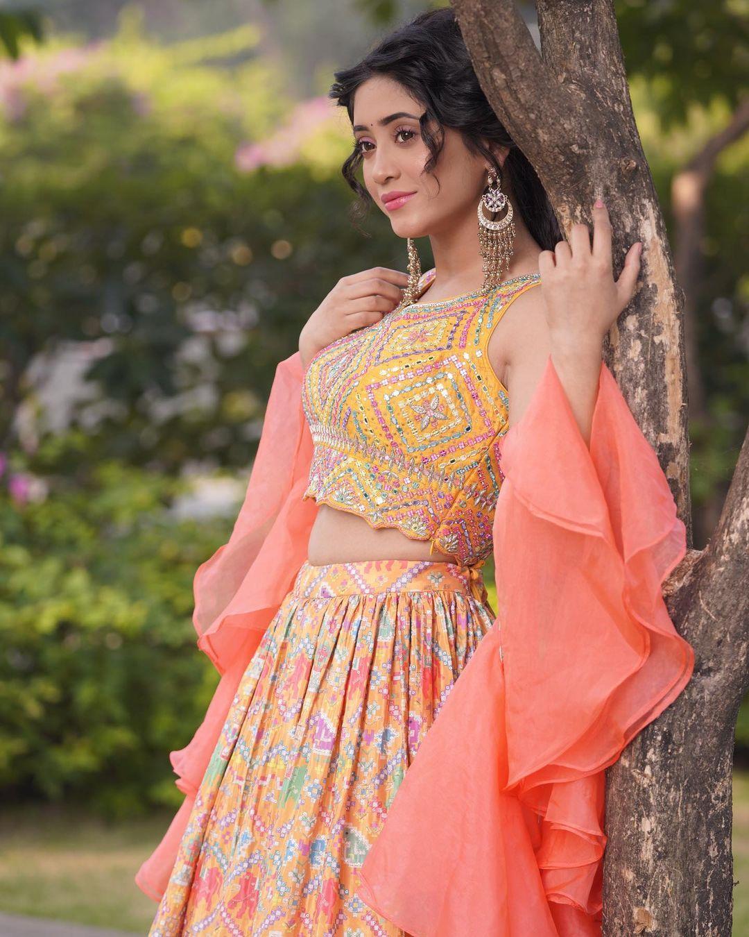 Bollywood actresses Shivangi Joshi looking very glorious in party wear | beautiful and glamours photos