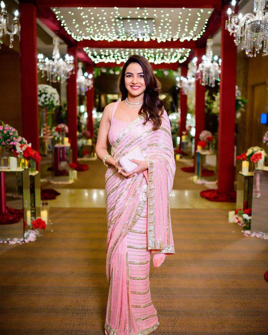 Bollywood actress Jasmin Bhasin in saree hot photos | very glamours photos