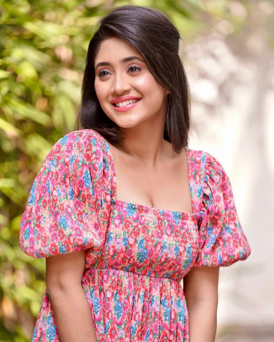 Bollywood actress Shivangi Joshi beautiful and glamours photos | latest hot and spicy photos
