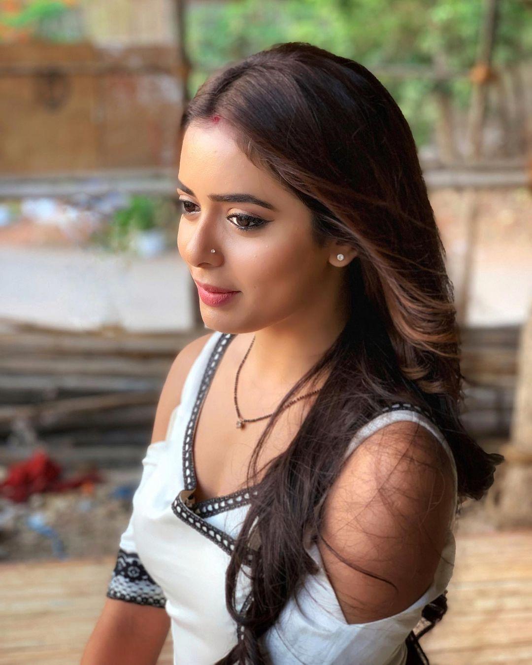 Bollywood actresses Sana Sayyad beautiful and glamours photos | latest hot and sexy photos