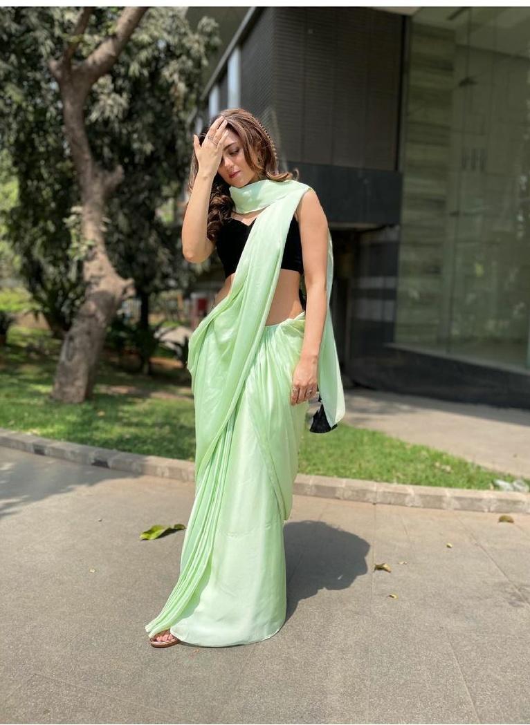 Ridhi Dogra in green sleeveless blouse and saree photos | exclusive hot and spicy stills