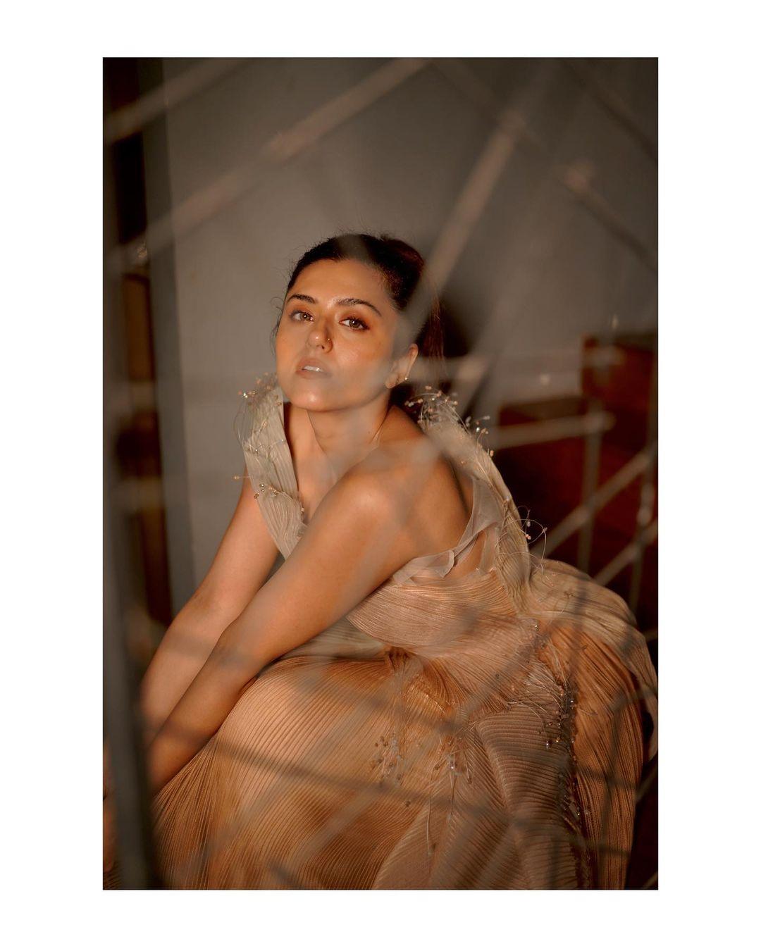 Bollywood actress Ridhi Dogra classic beautiful photos | hot and sexy photoshoot
