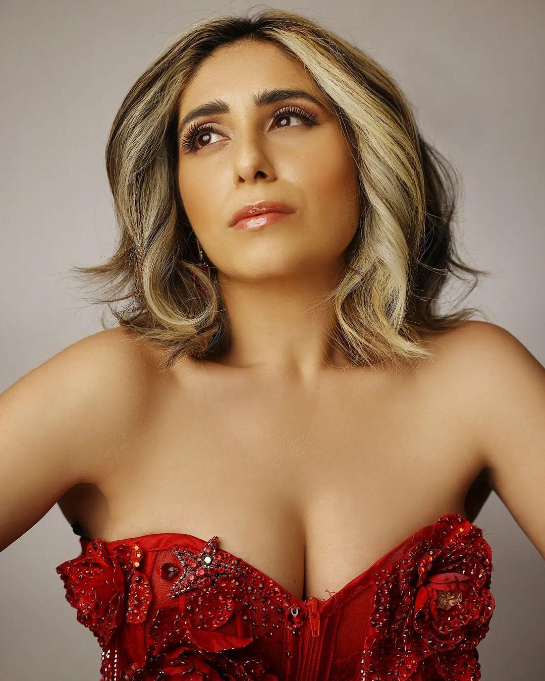 Singing sensation Neha Bhasin's bold bikini photos | exclusive hot photos
