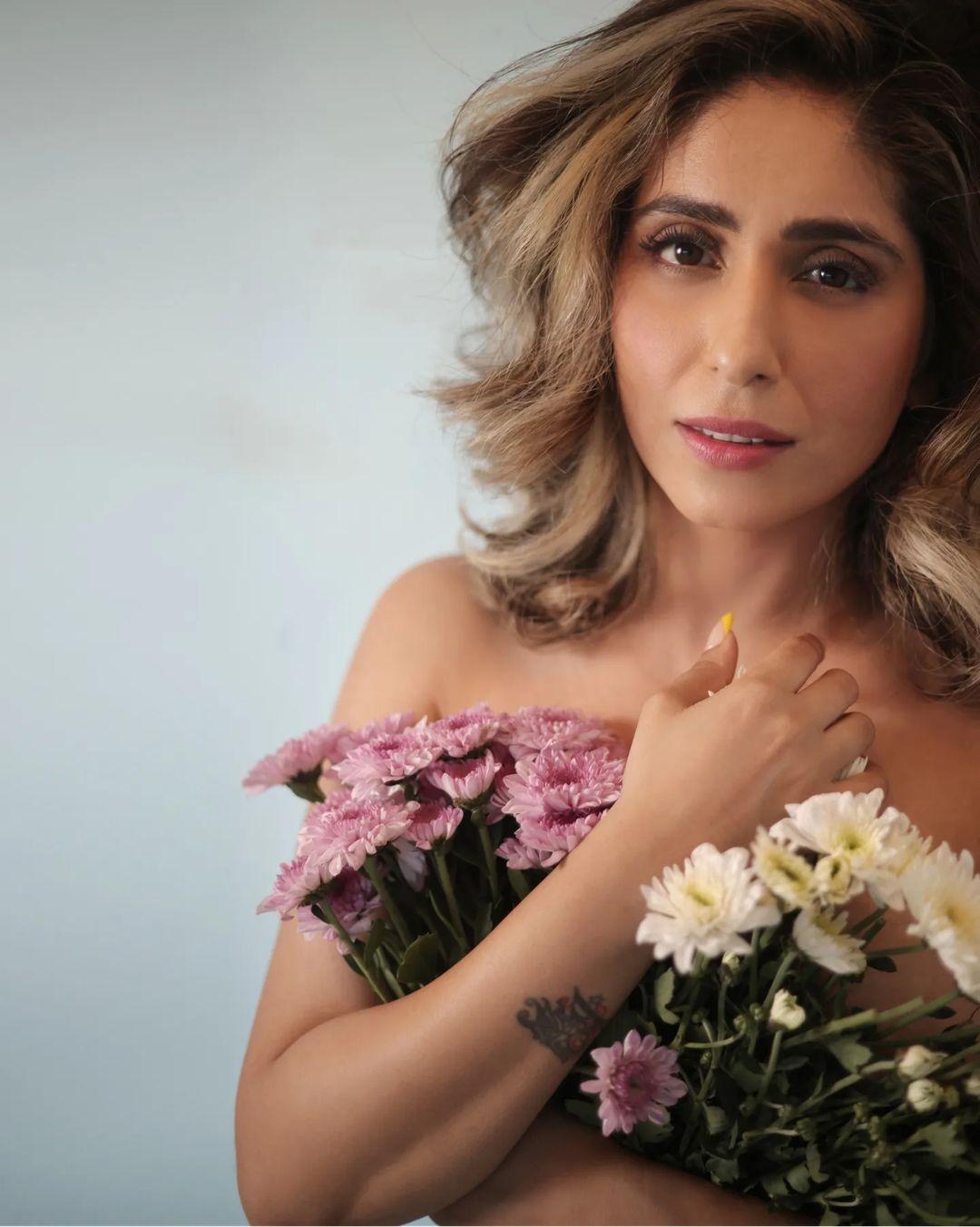 Singing sensation Neha Bhasin's bold bikini photos | very glamours photos