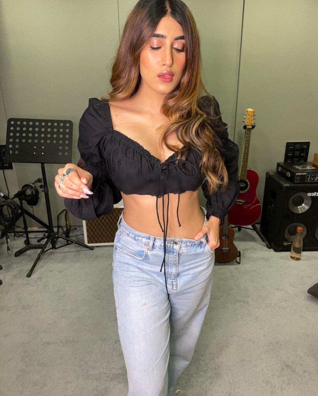 Bigg Boss 15 contestant Akasa Singh's alluring pictures go viral | exclusive hot photos