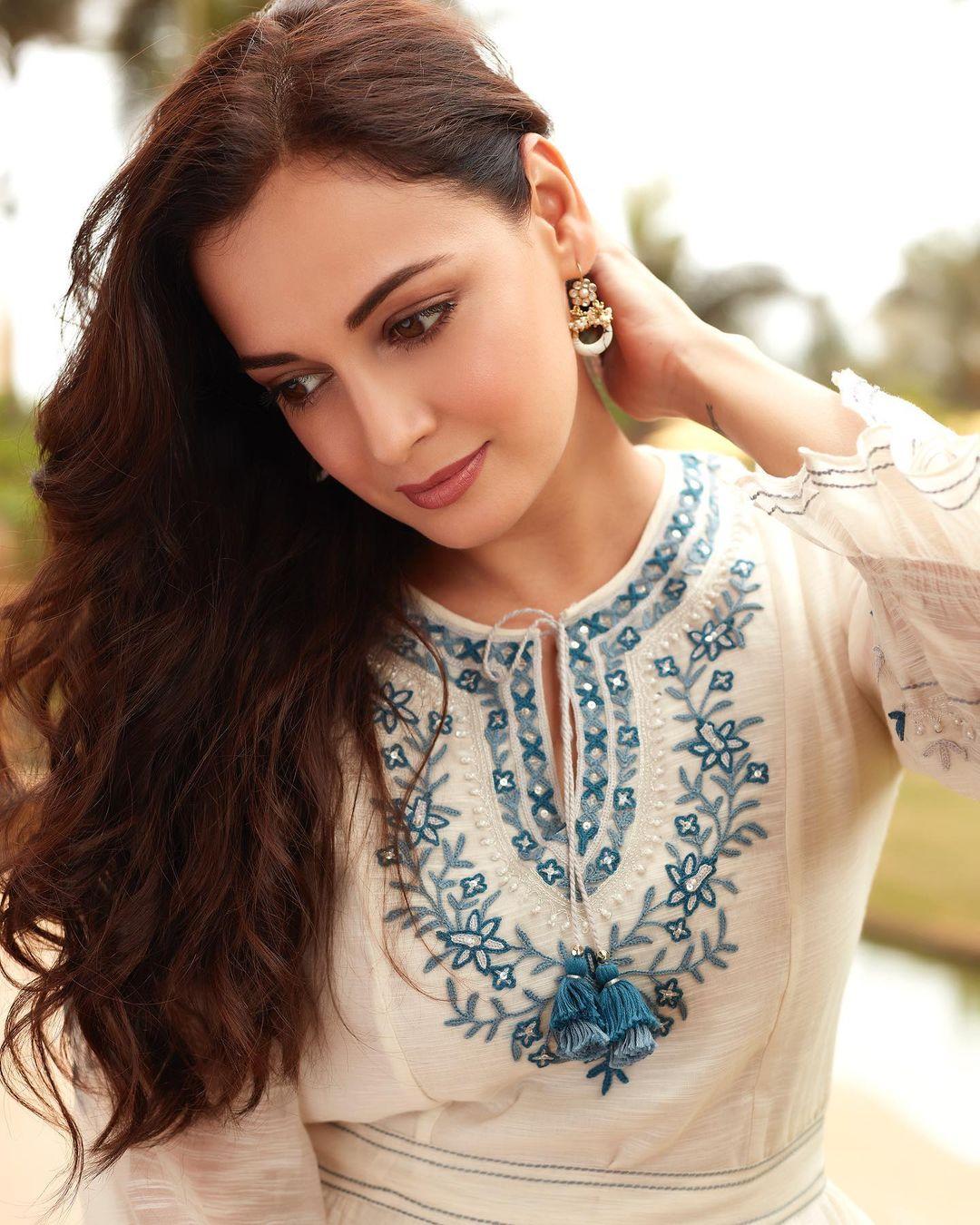 Dia Mirza Hot Pictures And Latest HD Wallpapers | beautiful and glamours photos