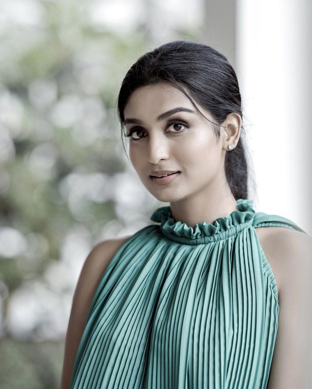South Indian Actress Rachel David latest hot and sexy stills | hot and sexy photoshoot