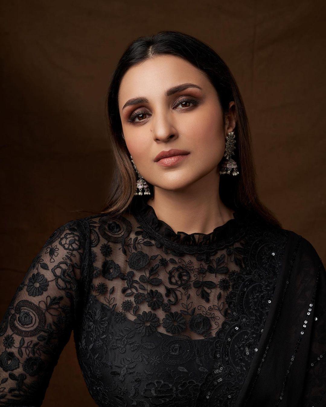 Black transparent saree hot photos | Parineeti Chopra latest hot photos in saree