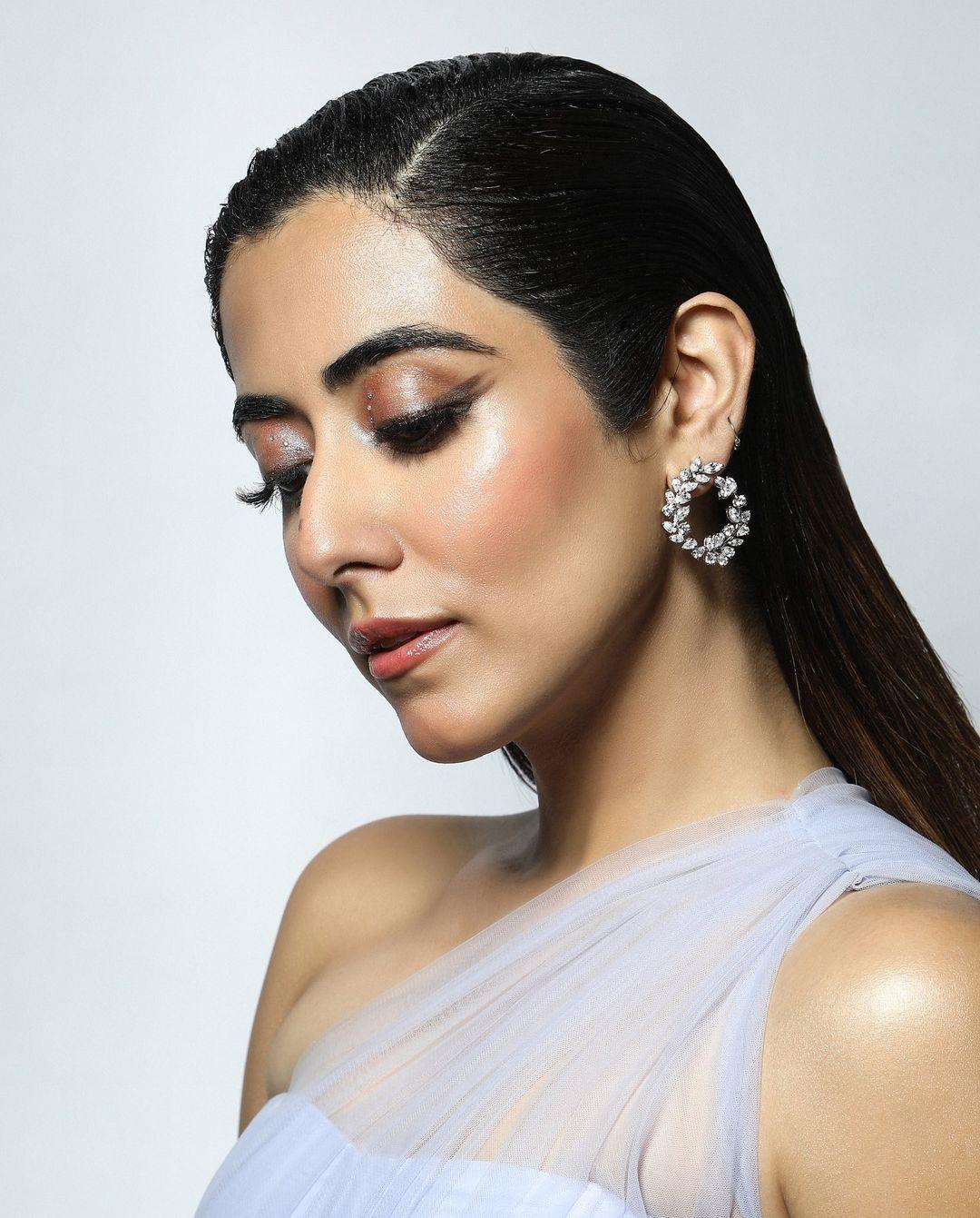 Hot and sexy photos | Singer Jonita Gandhi latest stylish photoshoot