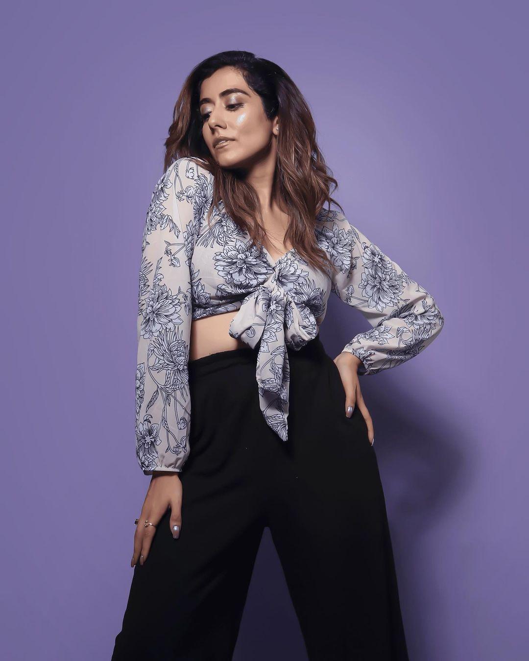 Singer Jonita Gandhi hot and sexy photos|Jonita Gandhi beautiful and sexy photoshoot