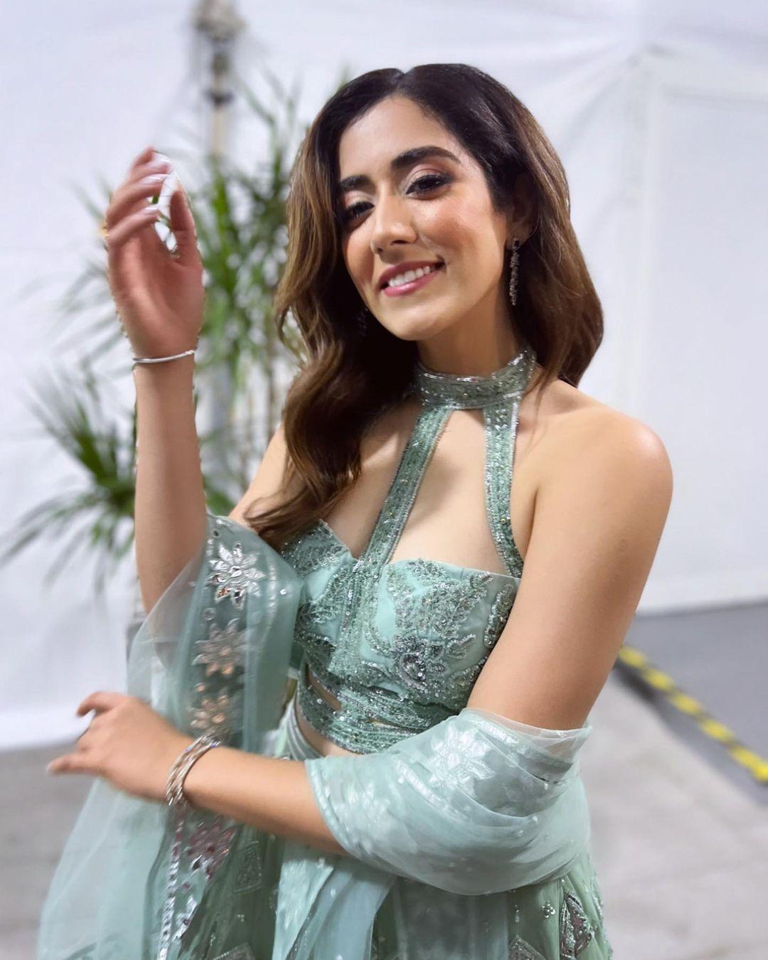 South Indian Singer Jonita Gandhi very sexy hot photos