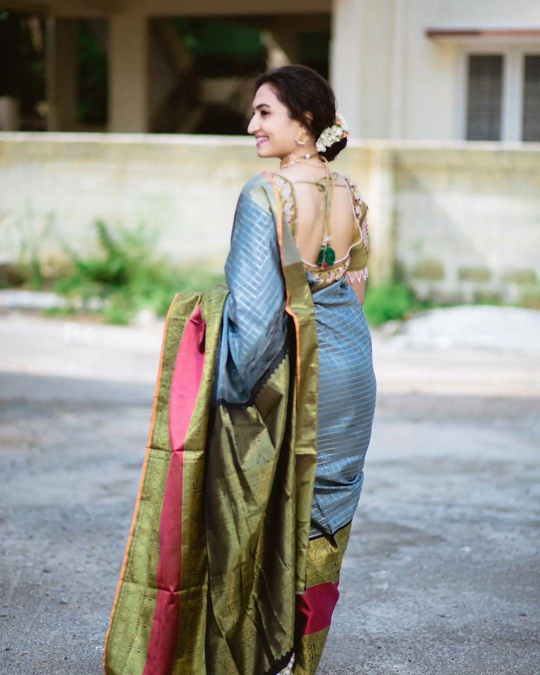 Vaishnavi Gowda looking very beautiful and glamours in saree | latest fashion and glamours photos
