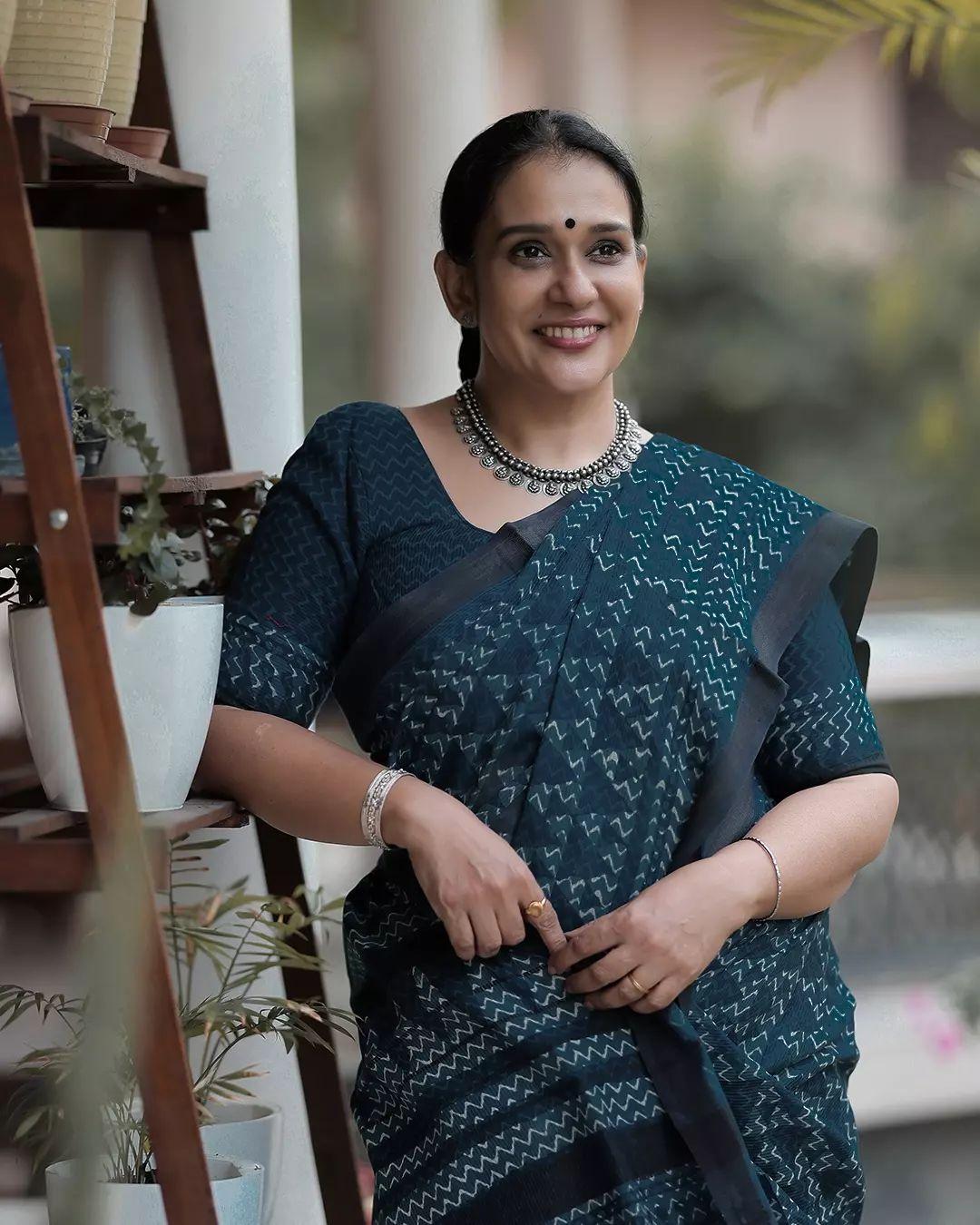 Actress hot photos | malayalam Actress Maala Parvathi in saree hot and sexy photoshoot