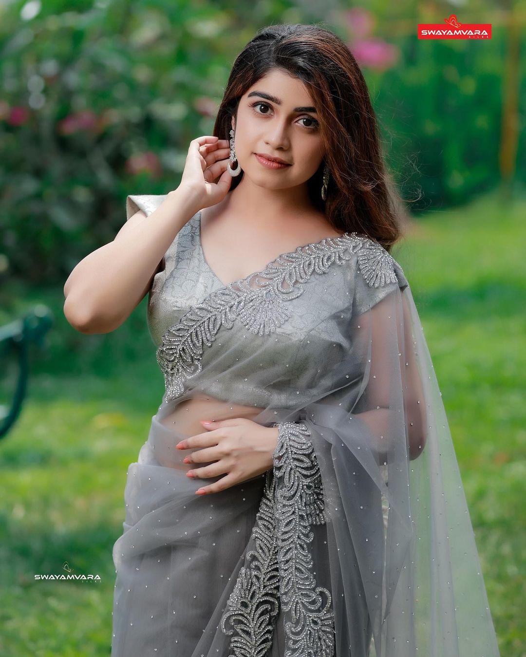 Beautiful and glamours photos | Malayalam Actress Manasa radhakrishnan in transparent saree hot photos