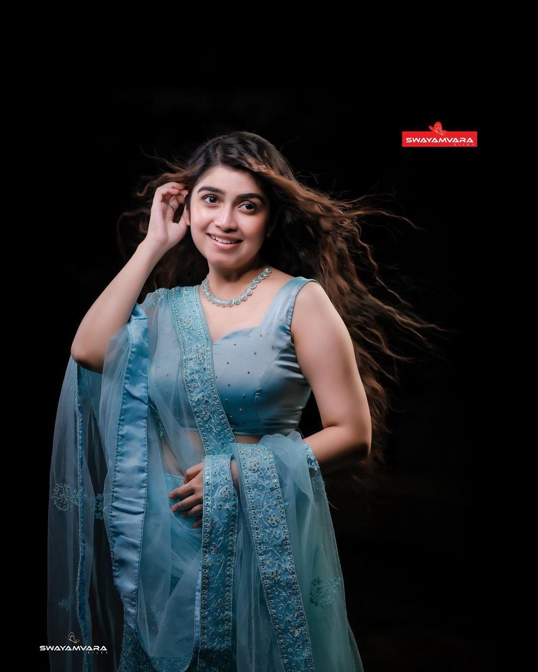 Sexy Photos gallery | Malayalam Actress Manasa radhakrishnan in transparent saree hot photos