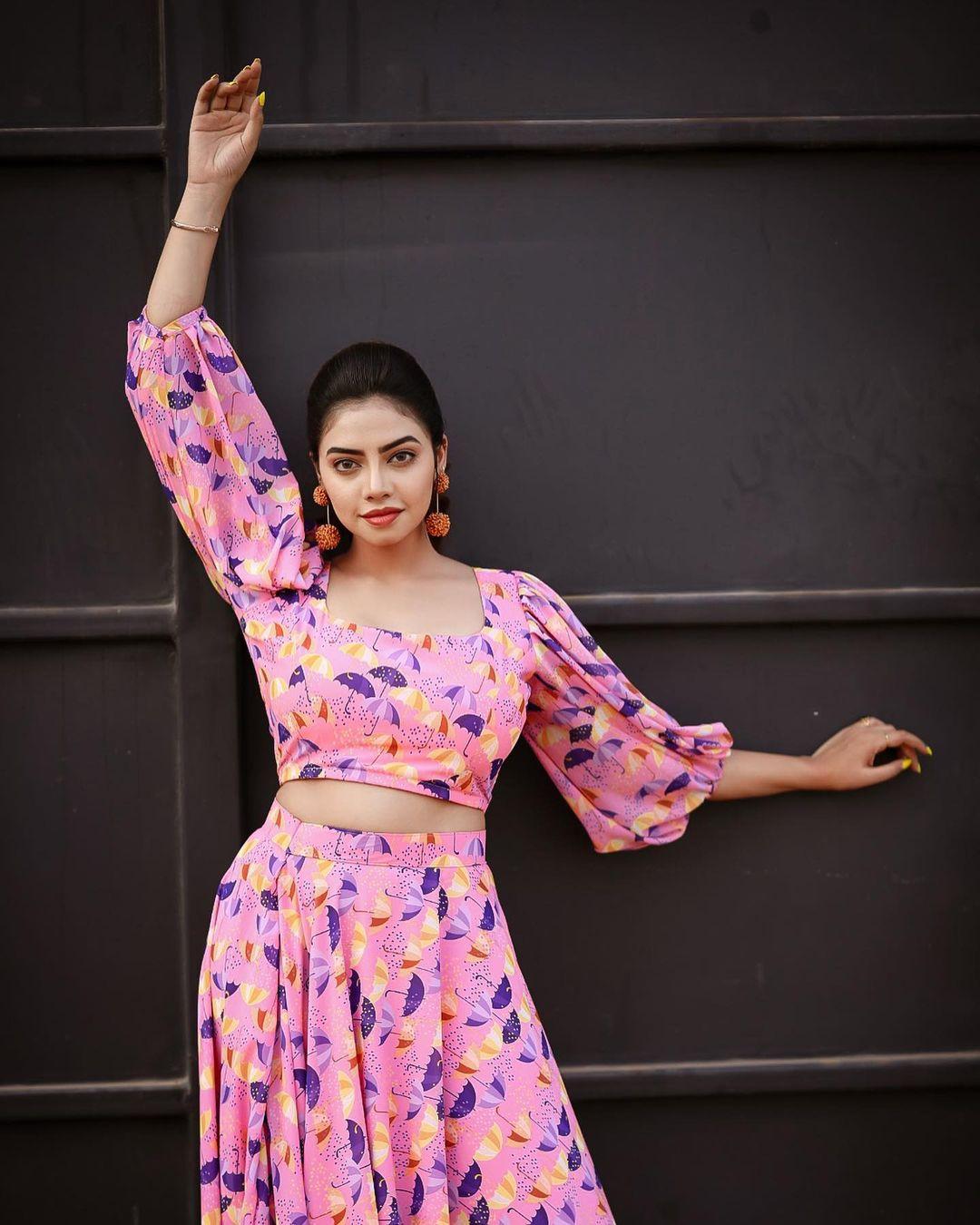 Susmitha beautiful and cute photos | latest hot and sexy photoshoot