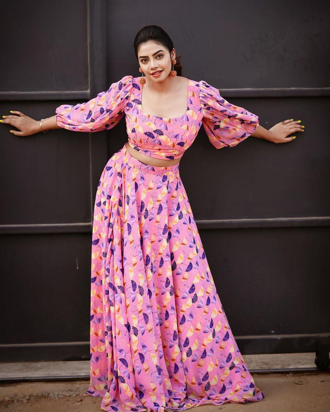 Susmitha beautiful and cute photos | looking very attractive and cute stills