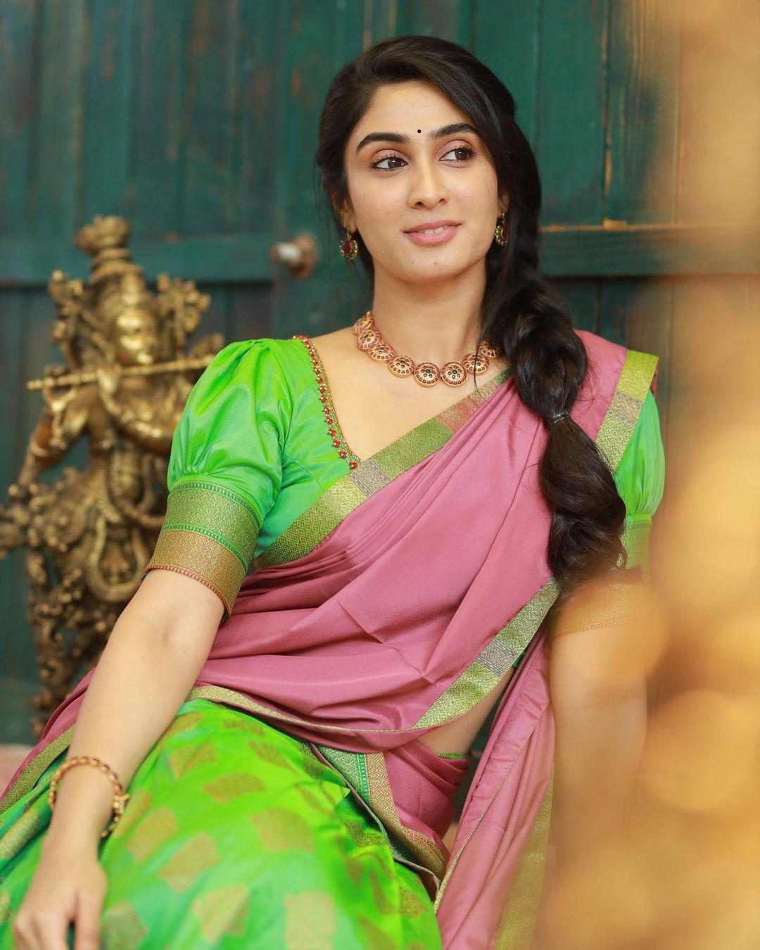 Hot and sexy photoshoot | Deepti Sati in half saree very glamours and cute stills