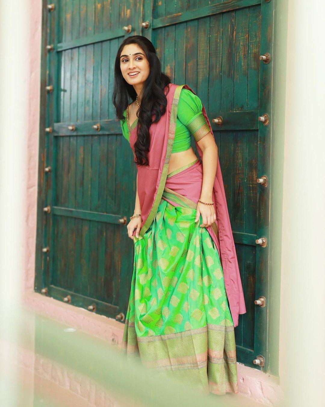 Malayalam Actress hot photos | Deepti Sati in half saree very glamours and cute stills